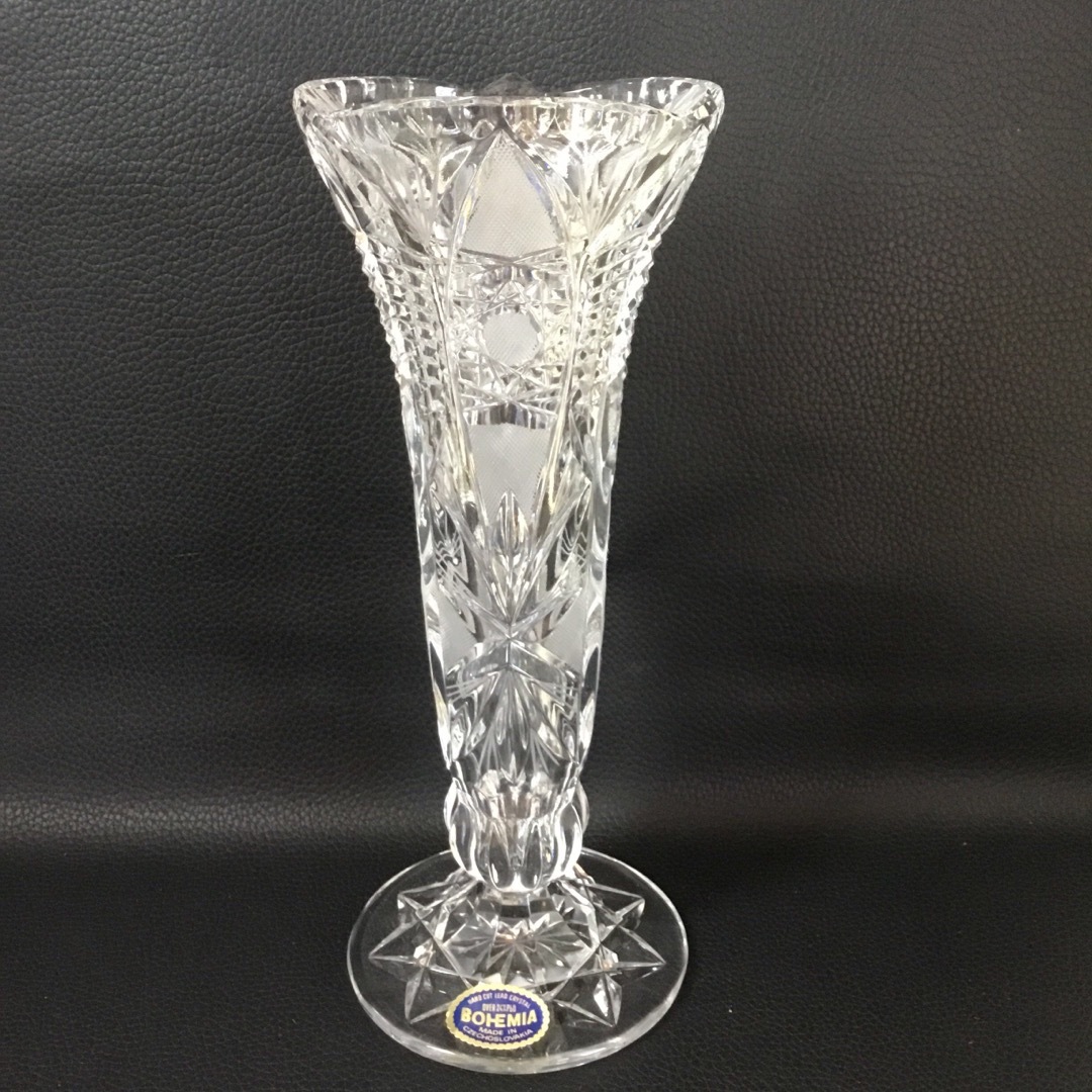 【新品】ボヘミア　ガラス　花瓶　フラワーベース　脚付き　クリスタル　ハンドカット