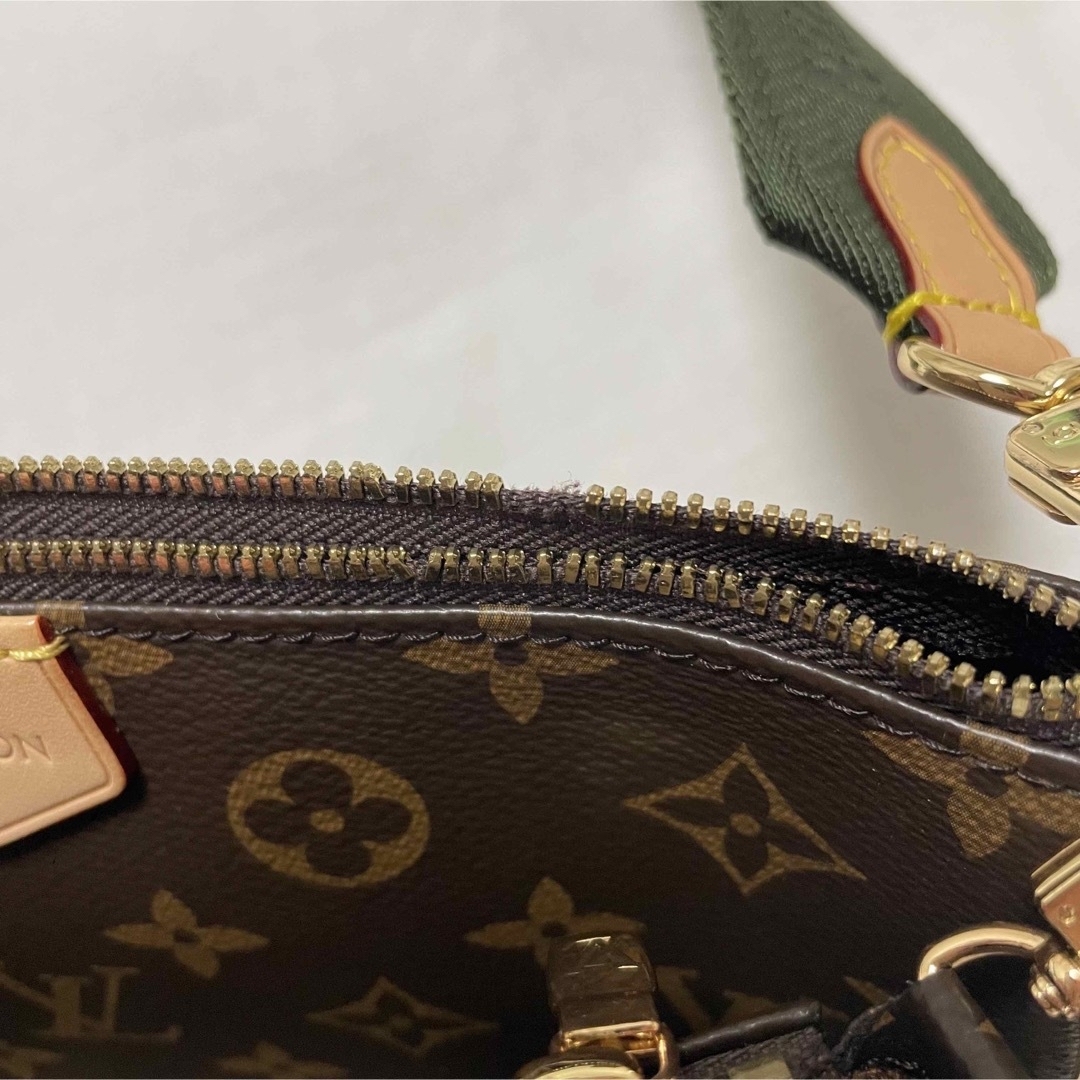 LOUIS VUITTON(ルイヴィトン)のルイヴィトン　ミュルティ　ポシェット レディースのバッグ(ショルダーバッグ)の商品写真