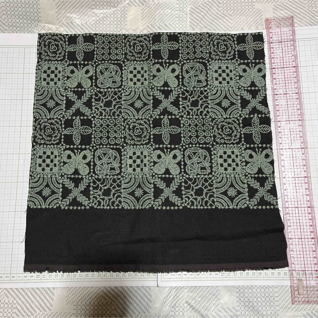 ミナペルホネン forest tile チャコール 1/4素材/材料 - 生地/糸