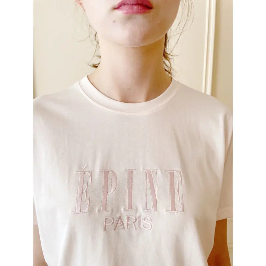 épine(エピヌ)のepine ÉPINE PARIS embroidery tee ロゴTシャツ レディースのトップス(Tシャツ(半袖/袖なし))の商品写真