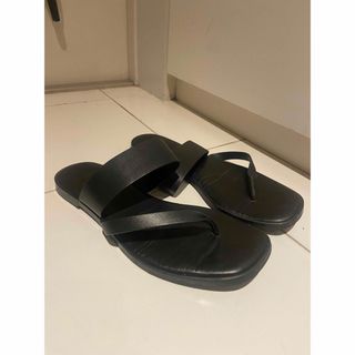 ザラ(ZARA)の即日発送　zara フラットサンダル　black 40(サンダル)