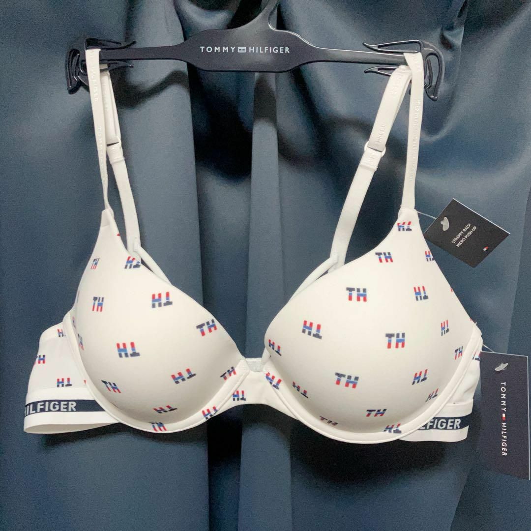 TOMMY HILFIGER(トミーヒルフィガー)の【新品】トミーヒルフィガー ブラジャー 白 B75 パット有 USA レア 下着 レディースの下着/アンダーウェア(ブラ)の商品写真