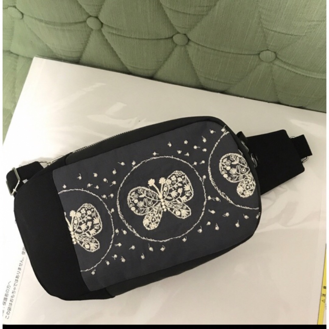 ミナペルホネン ハンドメイド BOXタイプボディバッグ スキップ ブラウン