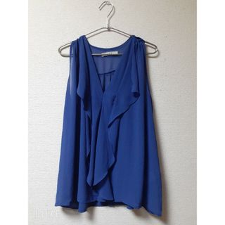 アズールバイマウジー(AZUL by moussy)のAZUL♡ブラウスMサイズ　ダークブルー　ノースリーブ　フリル　夏🌴(シャツ/ブラウス(半袖/袖なし))