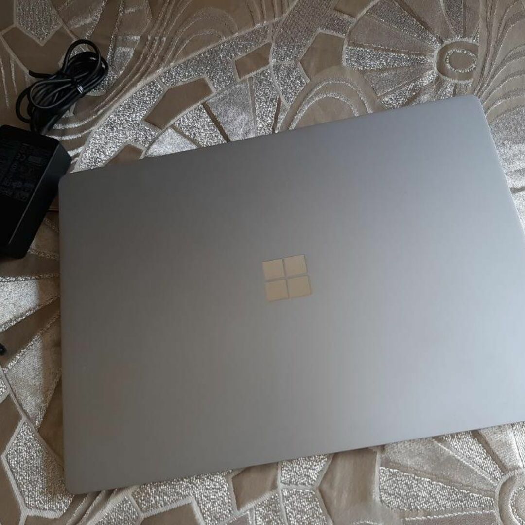 Surface Laptop2 8世代 i5 256GB 8G ノートパソコン