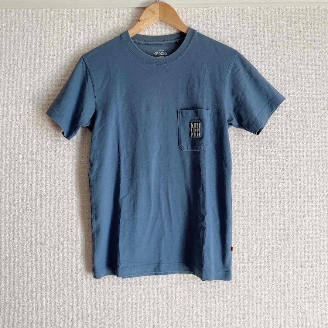 UNIQLO(ユニクロ)のユニクロ UNIQLO 刺繍ロゴTシャツ レディースのトップス(Tシャツ(半袖/袖なし))の商品写真