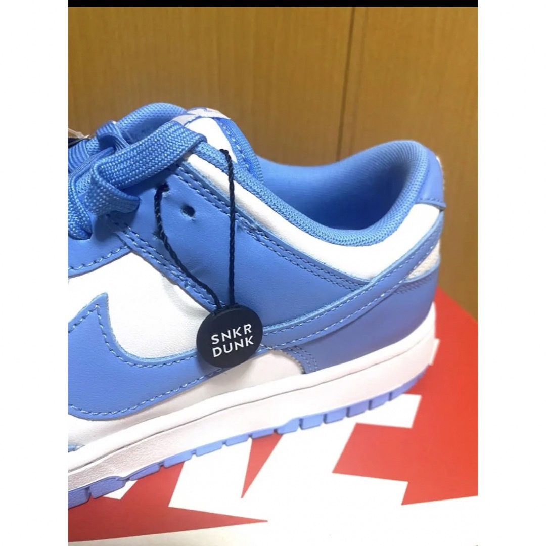 NIKE(ナイキ)のNIKE DUNK LOW UNIVERSITY BLUE ダンク UNC 27 メンズの靴/シューズ(スニーカー)の商品写真