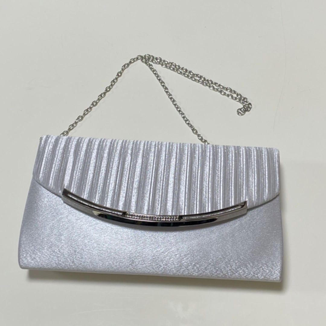 クラッチバック　シルバー レディースのバッグ(クラッチバッグ)の商品写真