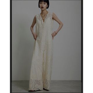 アメリヴィンテージ(Ameri VINTAGE)のAMERI♡CHLOE V NECK ROMPERS(オールインワン)