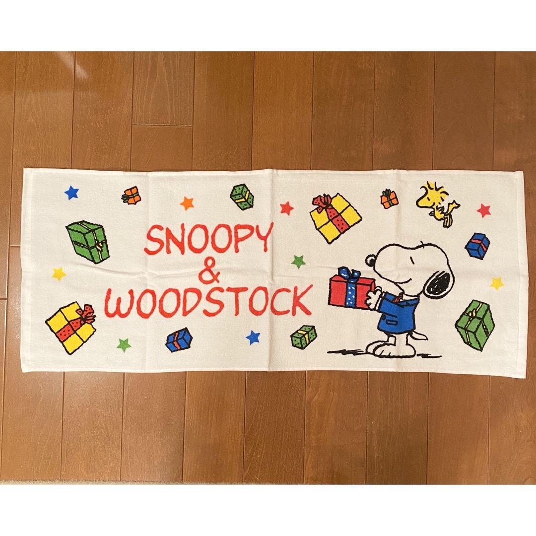 SNOOPY(スヌーピー)のスヌーピー •PEANUTSのフェイスタオル　ホワイト エンタメ/ホビーのアニメグッズ(タオル)の商品写真