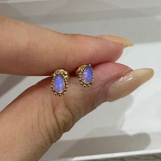 エテ(ete)のete(エテ)のオパールピアス(ピアス)