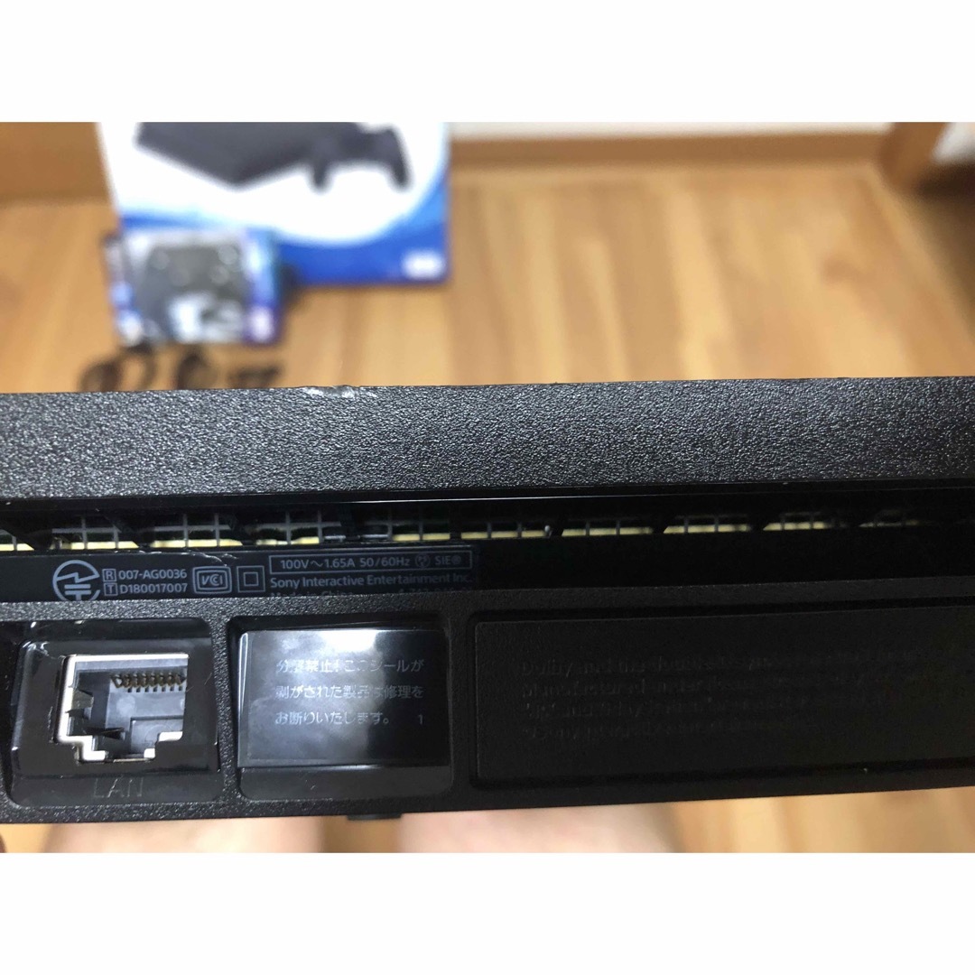 PlayStation4(プレイステーション4)のコントローラー2個 PS4 ジェット・ブラック 1TB CUH-2000BB01 エンタメ/ホビーのゲームソフト/ゲーム機本体(家庭用ゲーム機本体)の商品写真
