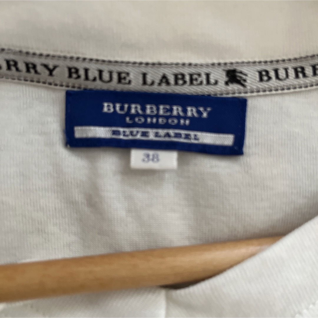 BURBERRY BLUE LABEL(バーバリーブルーレーベル)のバーバリーブルーレーベル　ロゴTシャツ　ホワイト　M レディースのトップス(Tシャツ(半袖/袖なし))の商品写真