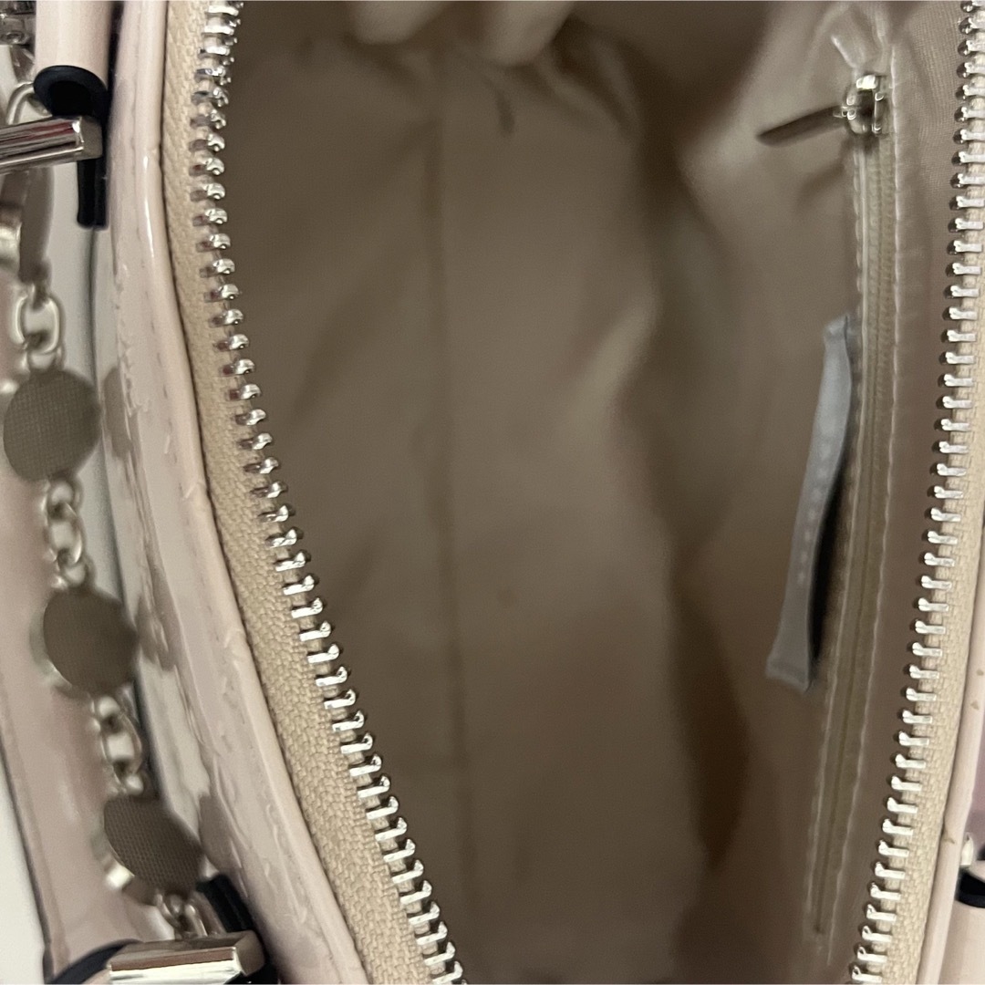 ビジュー付きpium モノグラムエナメルミニバッグ レディースのバッグ(ショルダーバッグ)の商品写真