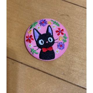 ジブリ(ジブリ)の魔女の宅急便　ジジの刺繍缶バッチ(キャラクターグッズ)