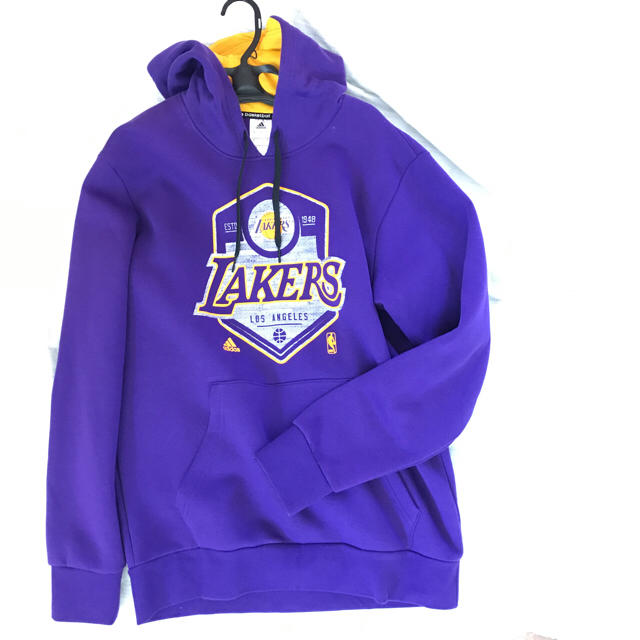 アディダス　希少　プルオーバーパーカー　レイカーズ　LAKERS