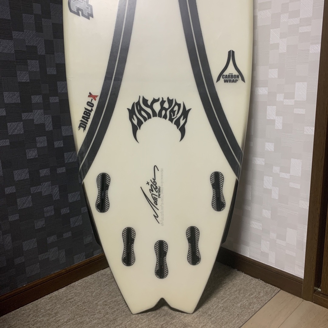 Lost Mayhem DIABLO-X 5.9 31.5L フィン付き