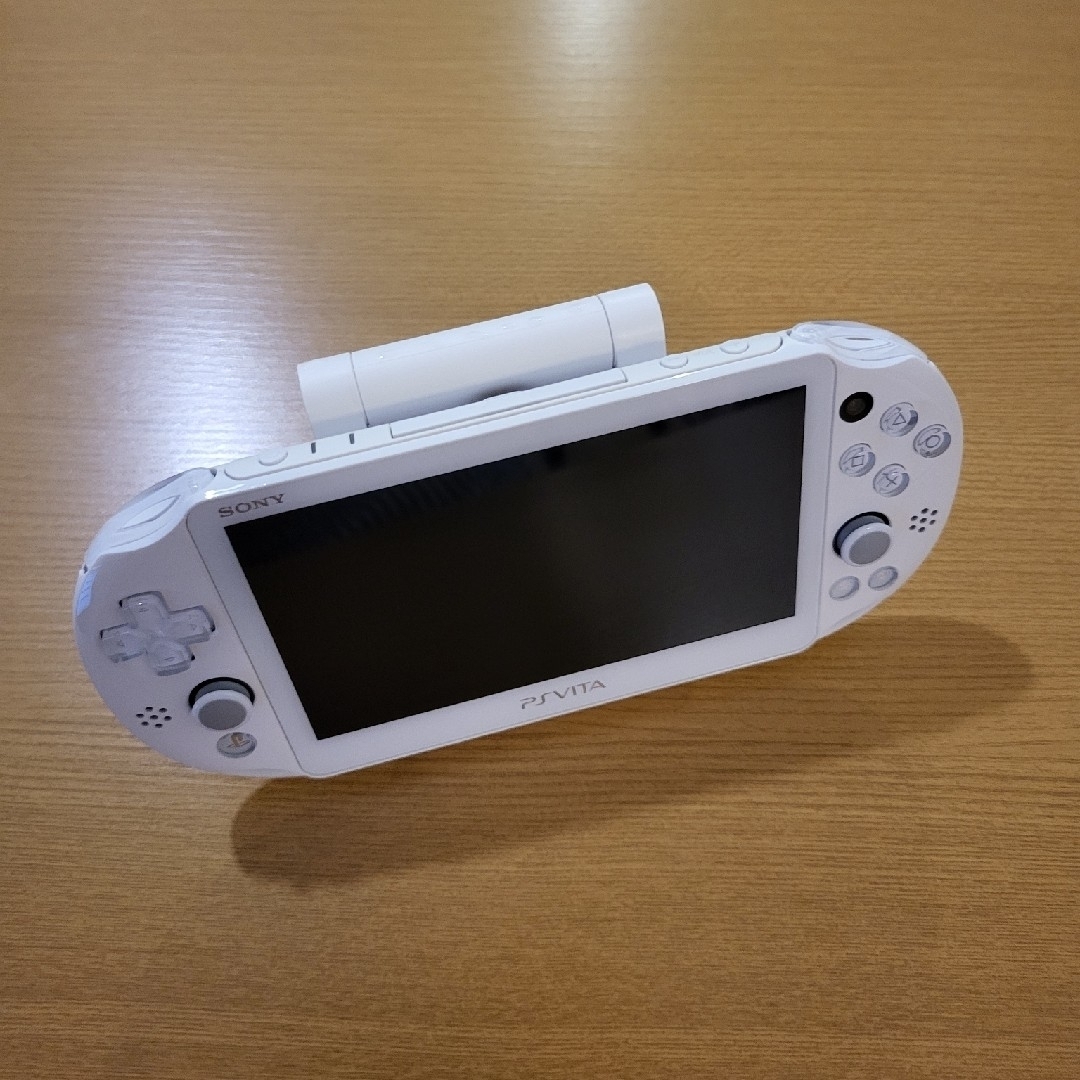 【美品】PlayStation Vita（ホワイト：おまけ付き）