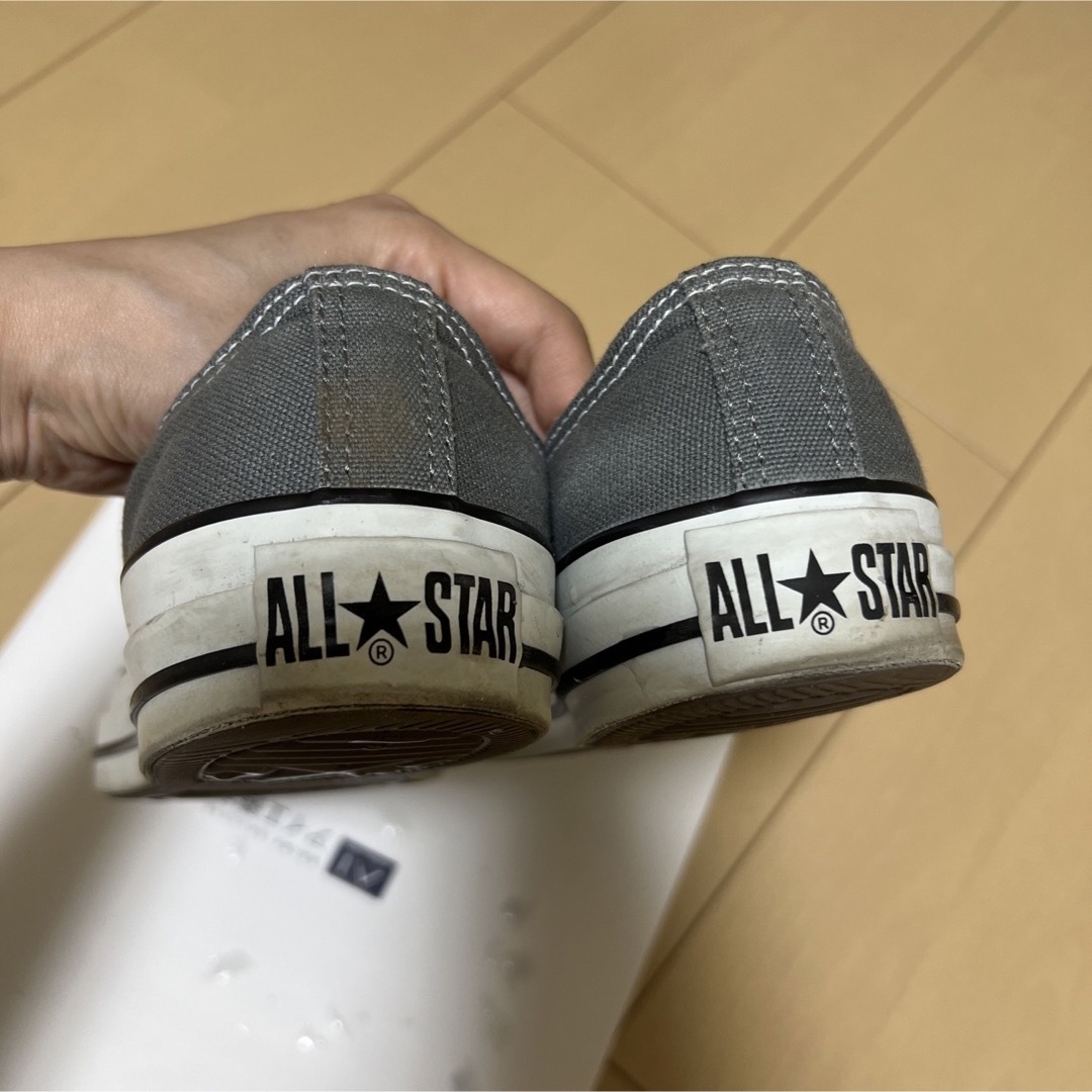 CONVERSE(コンバース)のコンバース　グレー　ローカット　美品 レディースの靴/シューズ(スニーカー)の商品写真