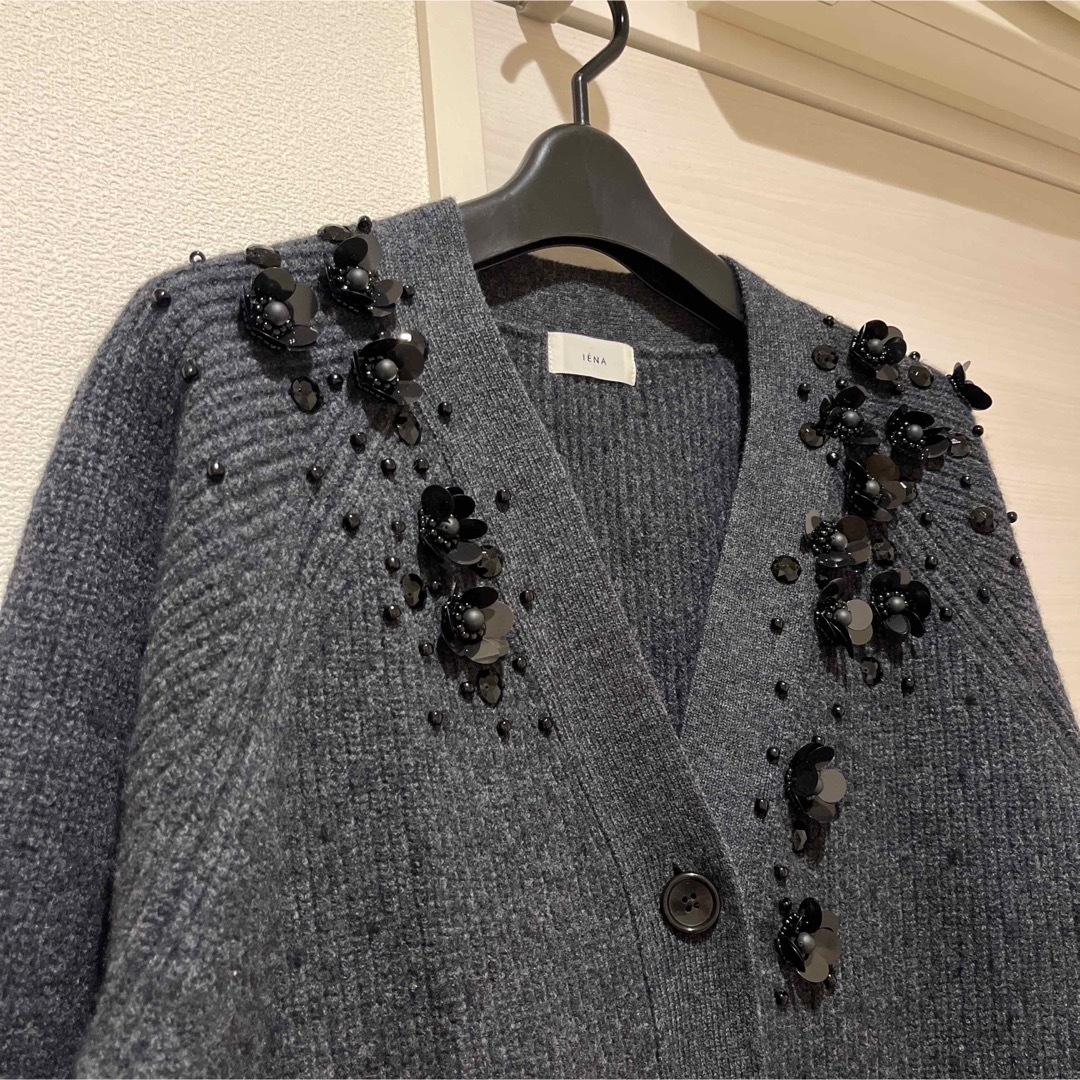 IENA イエナ　BLACK/スパンコール刺繍Vネックカーディガン