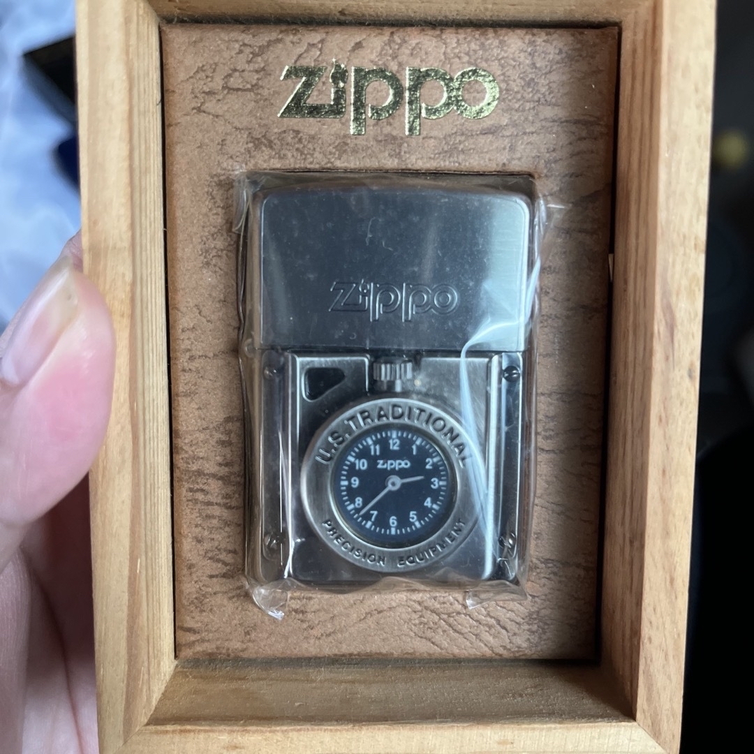 ZIPPO(ジッポー)のZIPPO☆TIME LITE2点 ブラックandレッド／新品未使用未開封 メンズのファッション小物(タバコグッズ)の商品写真