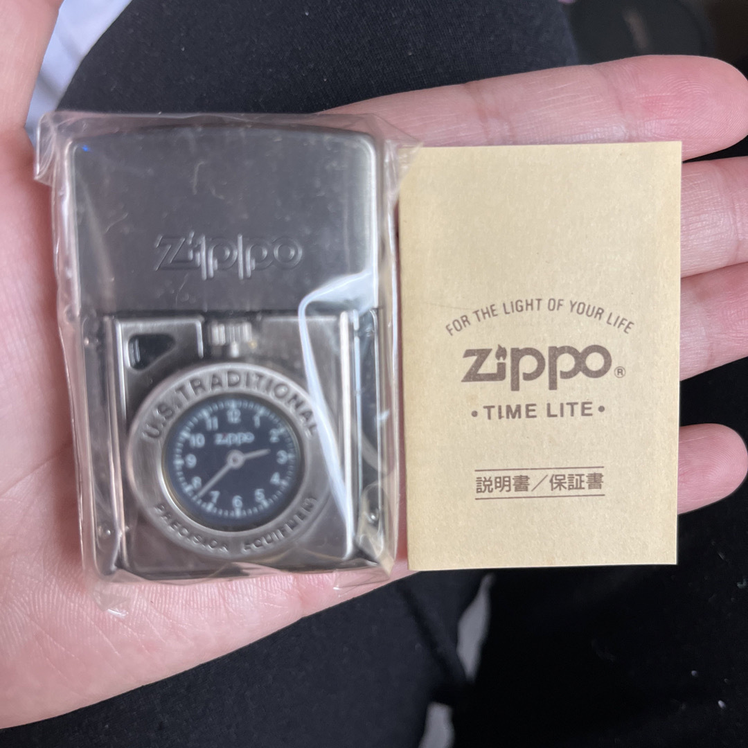 ZIPPO(ジッポー)のZIPPO☆TIME LITE2点 ブラックandレッド／新品未使用未開封 メンズのファッション小物(タバコグッズ)の商品写真