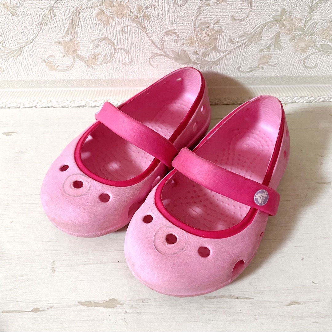 crocs(クロックス)のcrocs クロックス　2個セット　こども　サンダル　夏 キッズ/ベビー/マタニティのベビー靴/シューズ(~14cm)(サンダル)の商品写真