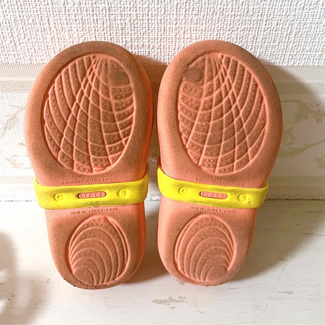 crocs(クロックス)のcrocs クロックス　2個セット　こども　サンダル　夏 キッズ/ベビー/マタニティのベビー靴/シューズ(~14cm)(サンダル)の商品写真