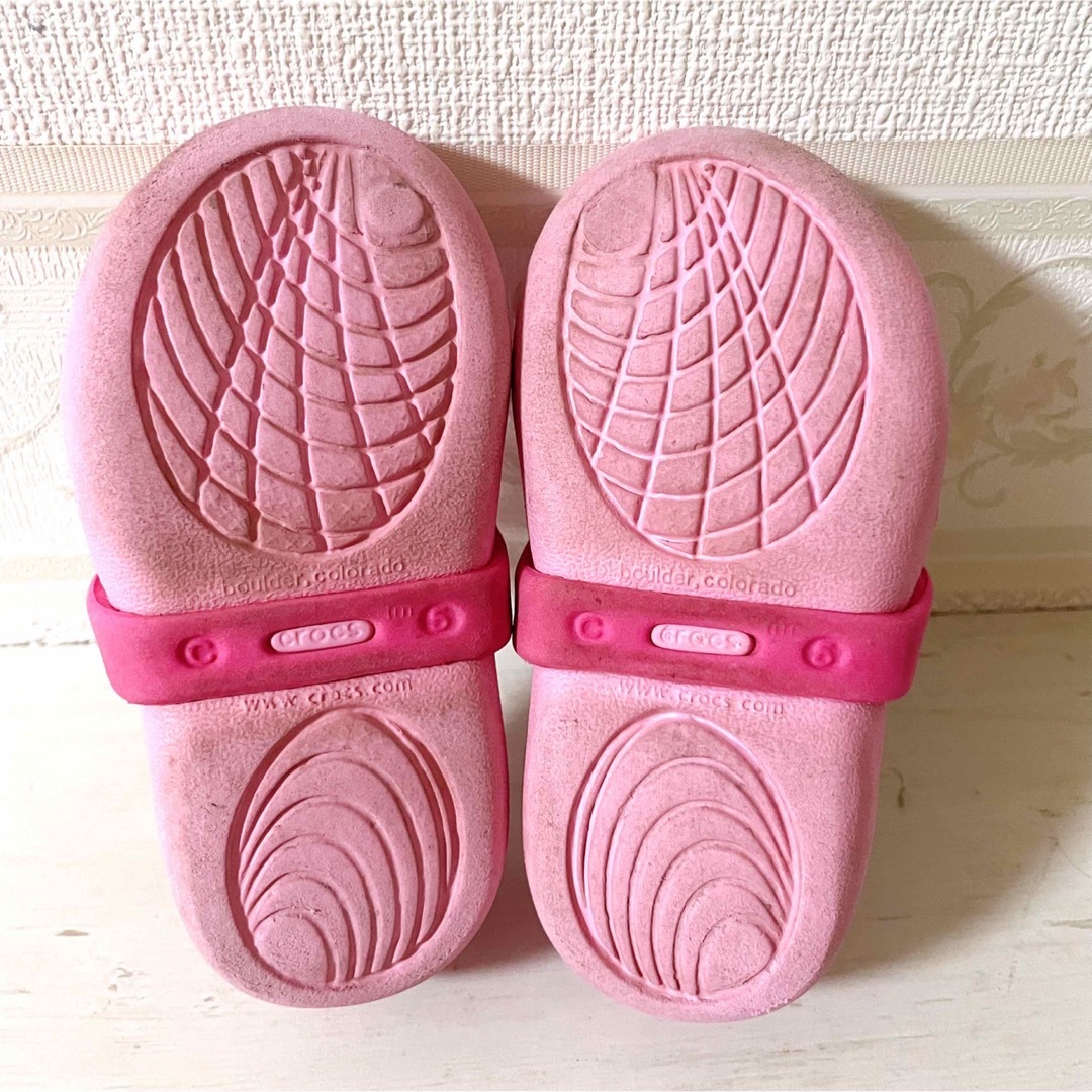 crocs(クロックス)のcrocs クロックス　2個セット　こども　サンダル　夏 キッズ/ベビー/マタニティのベビー靴/シューズ(~14cm)(サンダル)の商品写真