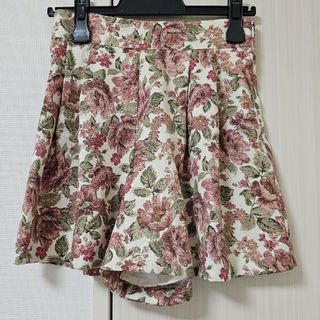 レストローズ(L'EST ROSE)のL'est Rose レストローズ 花柄ショートパンツ(ハーフパンツ)