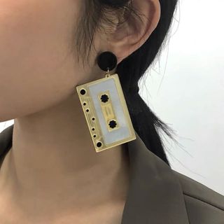 ミルクボーイ(MILKBOY)のカセットテープ　アクリル　紫黄色ピアス　vintage ゆめかわ　量産系　地雷系(ピアス)