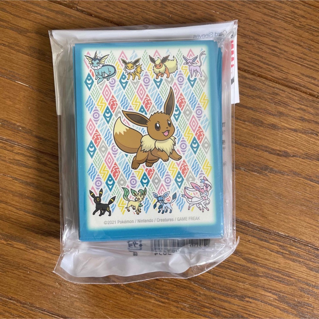 ポケカ デッキシールド 海外 イーブイ スリーブの通販 by TOM ポケカ デッキシールド 海外 イーブイ スリーブの通販 by TOM