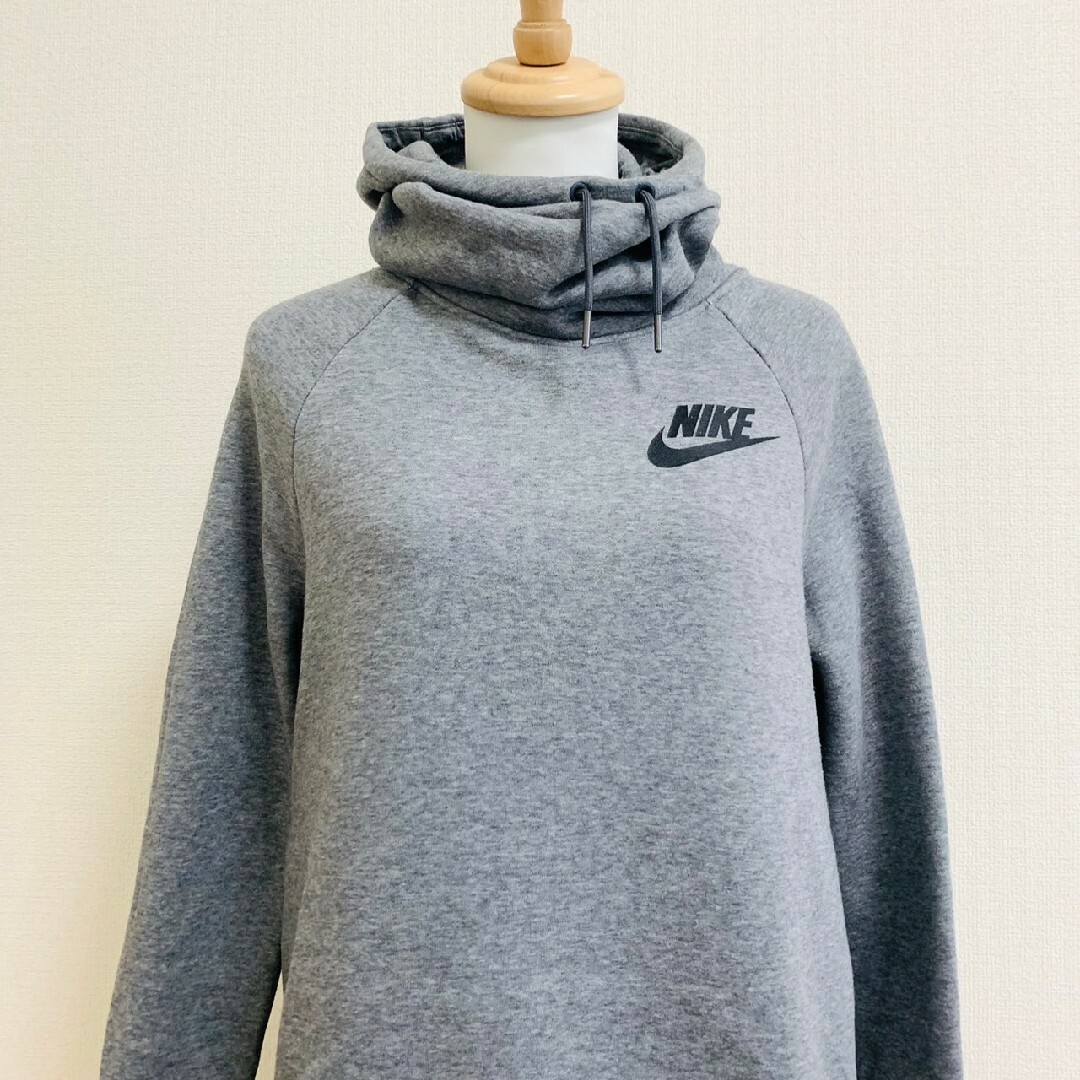 NIKE(ナイキ)のNIKE ナイキ　パーカー　メンズ　M　裏起毛　ロゴ　グレー　ブラック メンズのトップス(パーカー)の商品写真