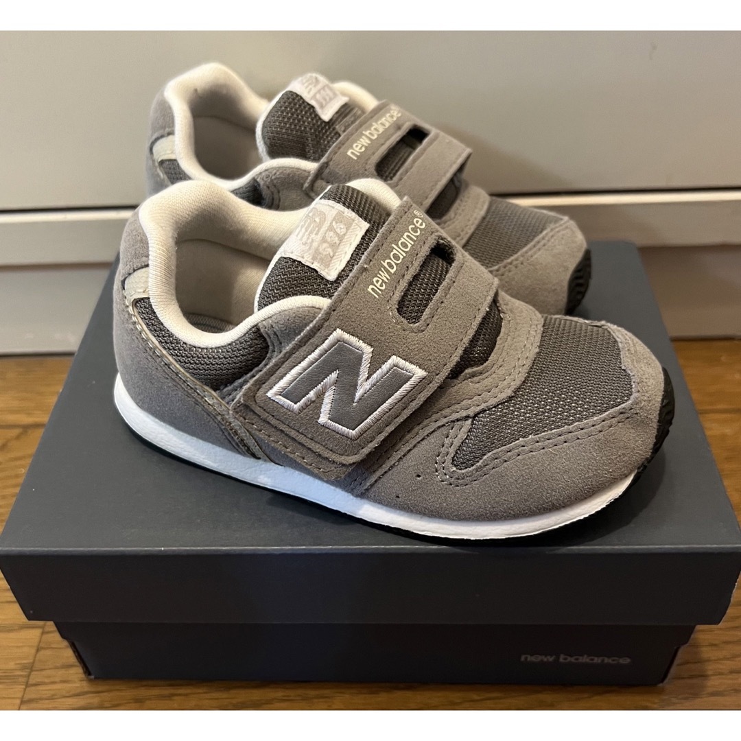 996（New Balance）(キュウキュウロク)のニューバランス996 グレー 16.5cm キッズ/ベビー/マタニティのキッズ靴/シューズ(15cm~)(スニーカー)の商品写真