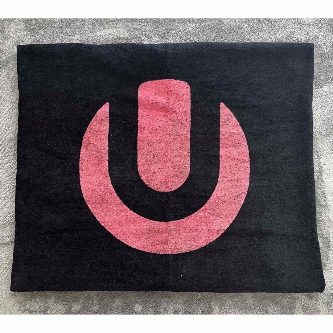UMF ロゴ入りタオル エンタメ/ホビーのタレントグッズ(ミュージシャン)の商品写真