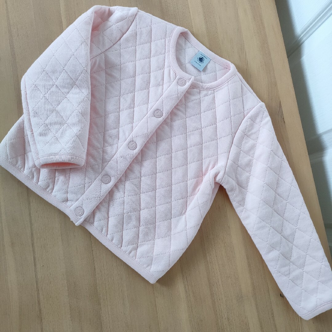 PETIT BATEAU(プチバトー)のプチバトー　キルティングカーディガン　ピンク95cm キッズ/ベビー/マタニティのキッズ服女の子用(90cm~)(カーディガン)の商品写真