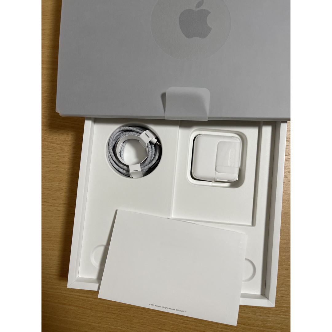 未使用に近い　Macbook Air M2 13.6インチ 2022