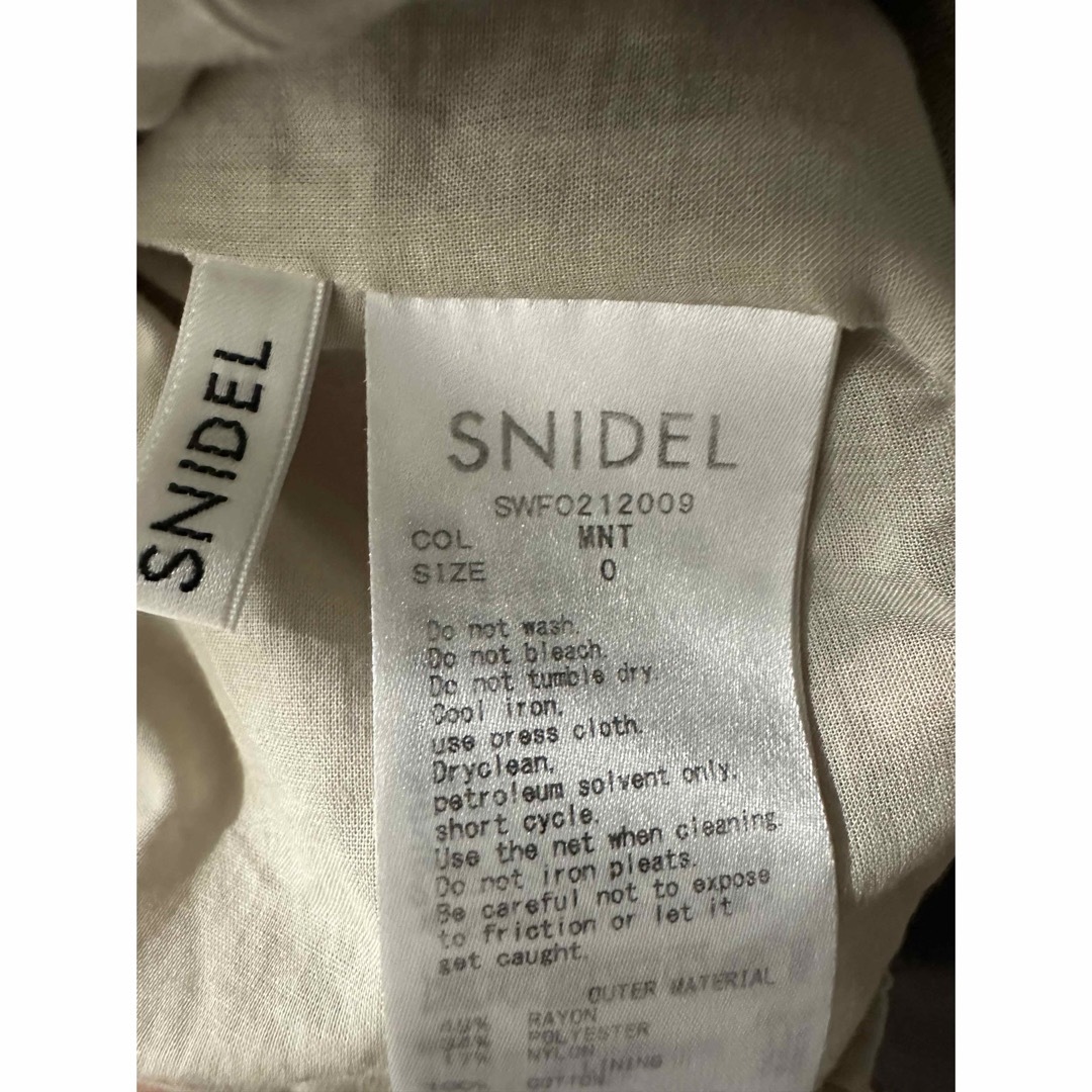 SNIDEL(スナイデル)のSNIDEL バックデザインプリーツワンピース レディースのワンピース(ロングワンピース/マキシワンピース)の商品写真