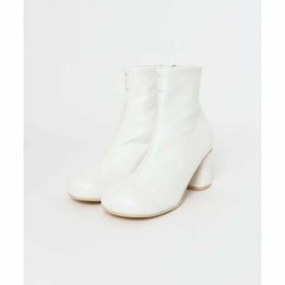 ケービーエフ(KBF)の【WHITE】ラウンドトゥショートブーツ(ブーツ)