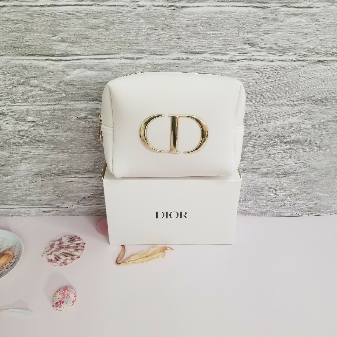 《新品》Dior　ディオール　ノベルティポーチ　ゴールド