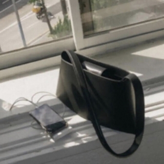オオトロ(OHOTORO)のohotoro   stead bag (Black)(ショルダーバッグ)