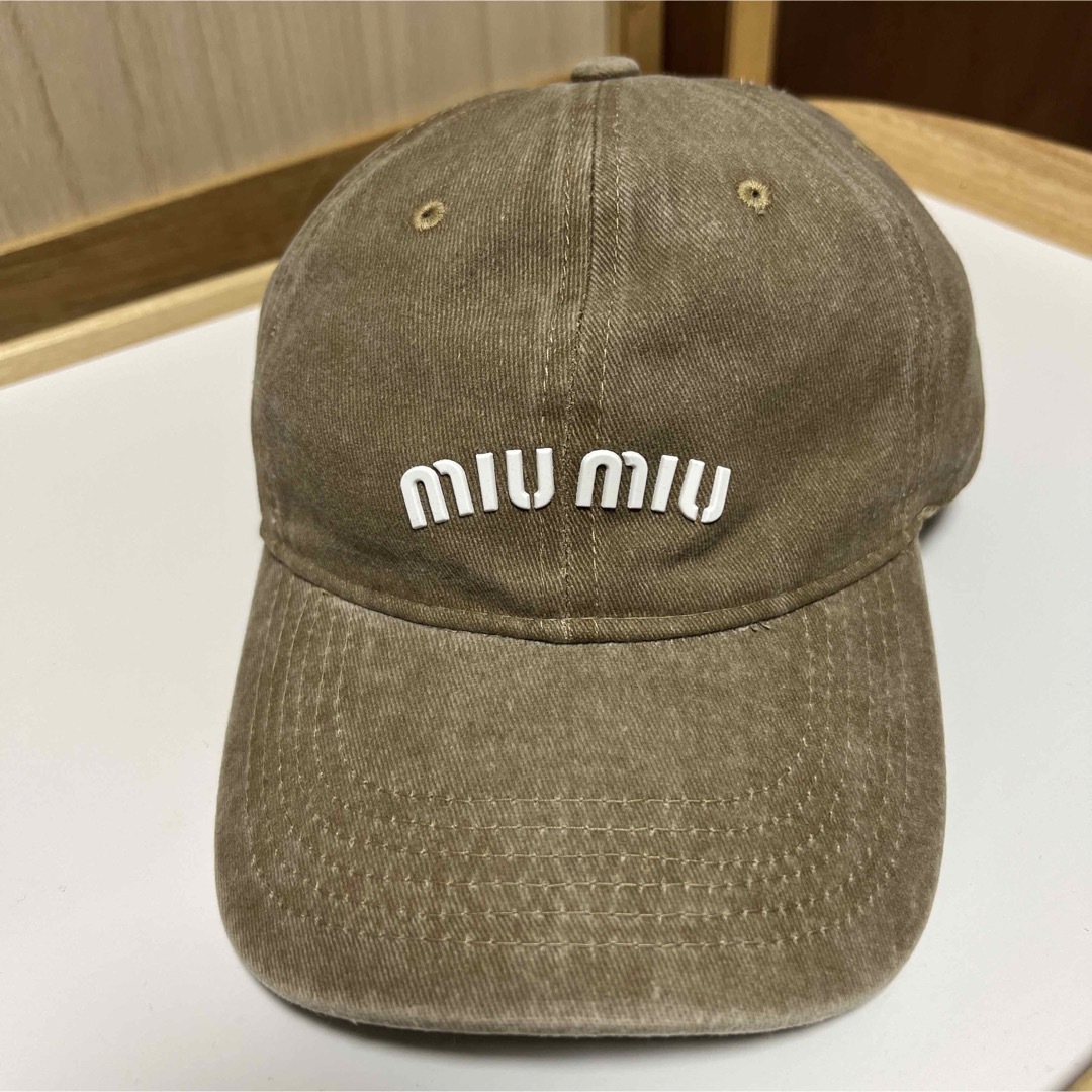 miumiu(ミュウミュウ)のmiumiu ミュウミュウ デニム キャップ ベージュ ベースボール ジーンズ レディースの帽子(キャップ)の商品写真