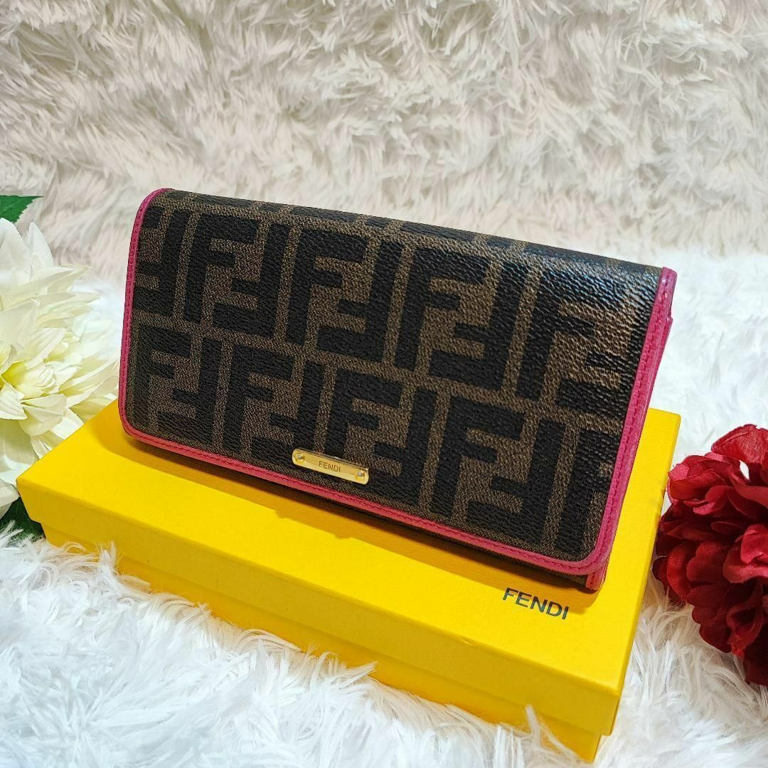 美品✨　FENDI　三つ折り財布　エフイズ　FF柄　ズッカ　レザー　ブラック