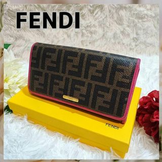 フェンディ(FENDI)の✨美品✨FENDI　長財布　pvc レザー　ズッカ柄　ピンク　希少　金具プレート(財布)