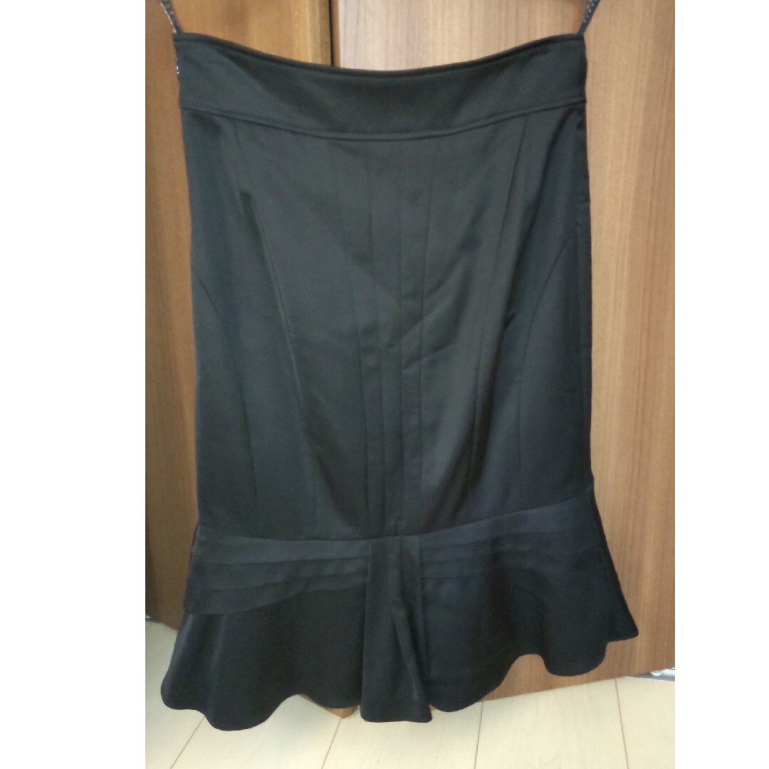 MATERIA(マテリア)のMATERIA レディーススカート 黒 レディースのスカート(ひざ丈スカート)の商品写真