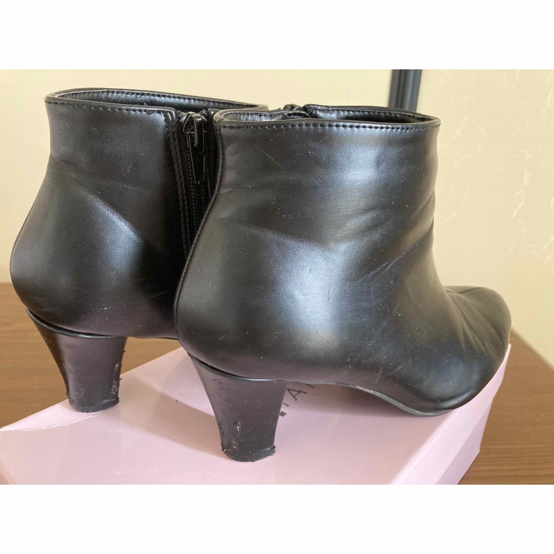 UNRELISH(アンレリッシュ)のUNRELISHショーブーツ 色   黒 サイズ   M レディースの靴/シューズ(ブーツ)の商品写真