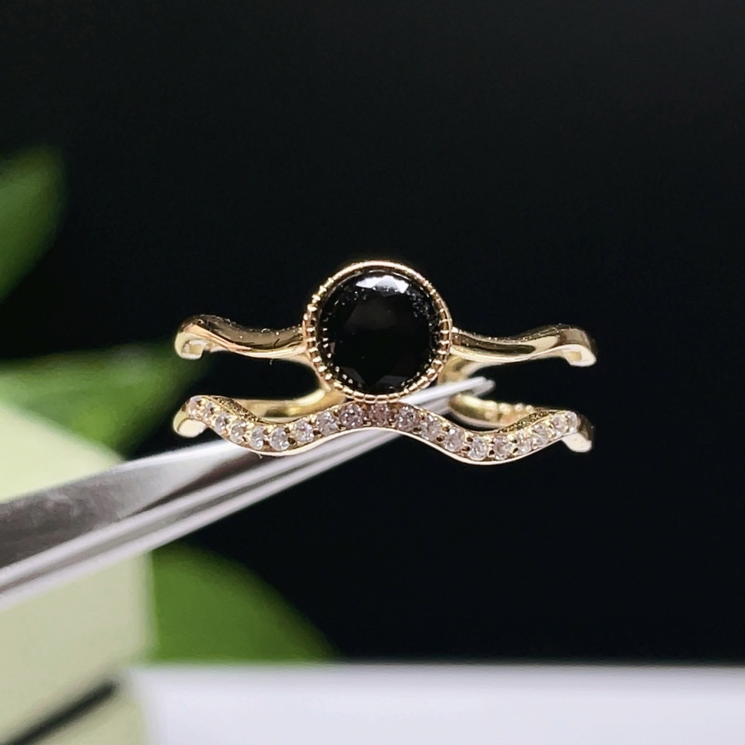 【超美品】ブラックスピネル　尖晶石　リング　指輪　天然石　2 レディースのアクセサリー(リング(指輪))の商品写真