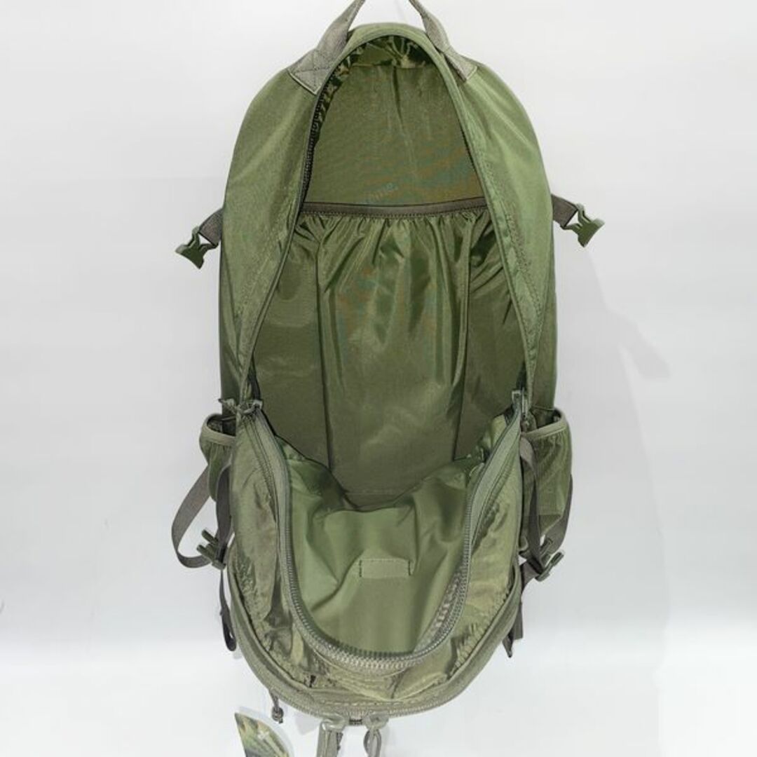 Supreme(シュプリーム)の3月17日まで限定特価 Supreme Supreme 22aw Backpack green リュック・デイパック 未使用 レディースのバッグ(リュック/バックパック)の商品写真