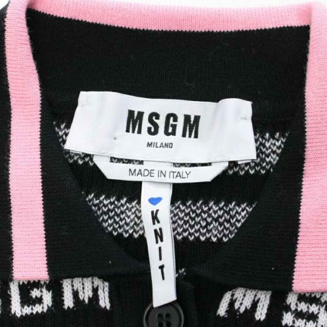 MSGM(エムエスジイエム)の ニット 半袖 ロゴ総柄 ブラック ホワイト ピンク レディースのトップス(ニット/セーター)の商品写真