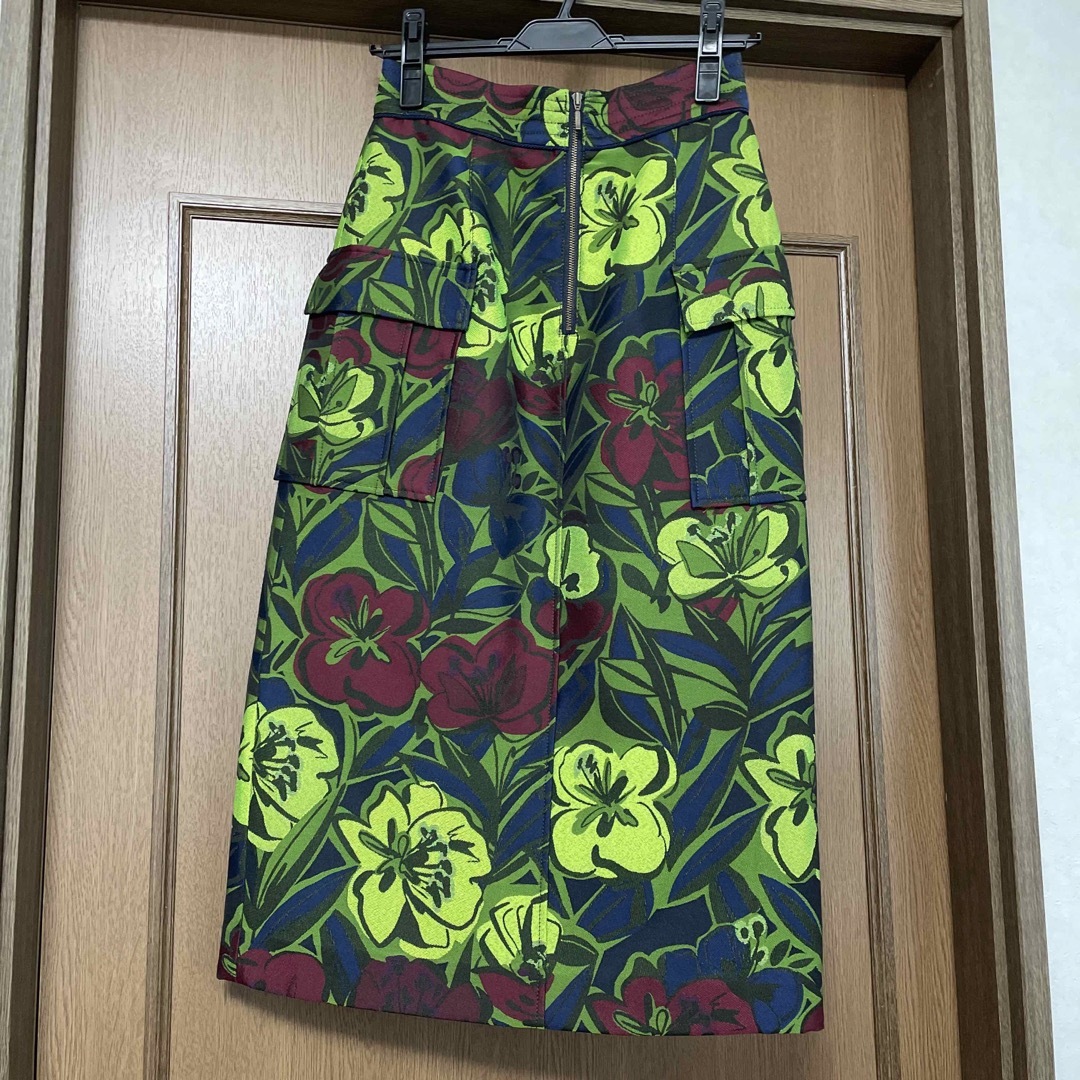 美品!グレースクラスのエキゾチックプリントスカート